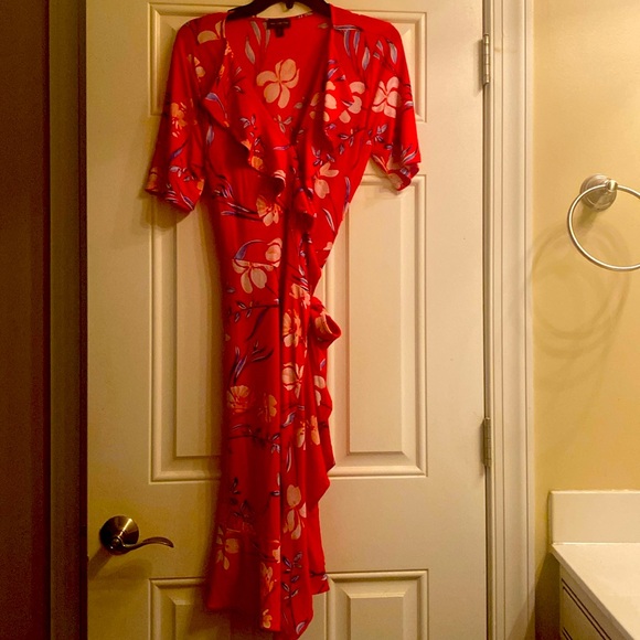 Women’s Dress - Picture 1 of 2